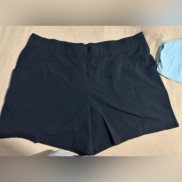 Columbia Black and Light Blue Shorts Bundle Women’s 3X - Picture 3 of 7